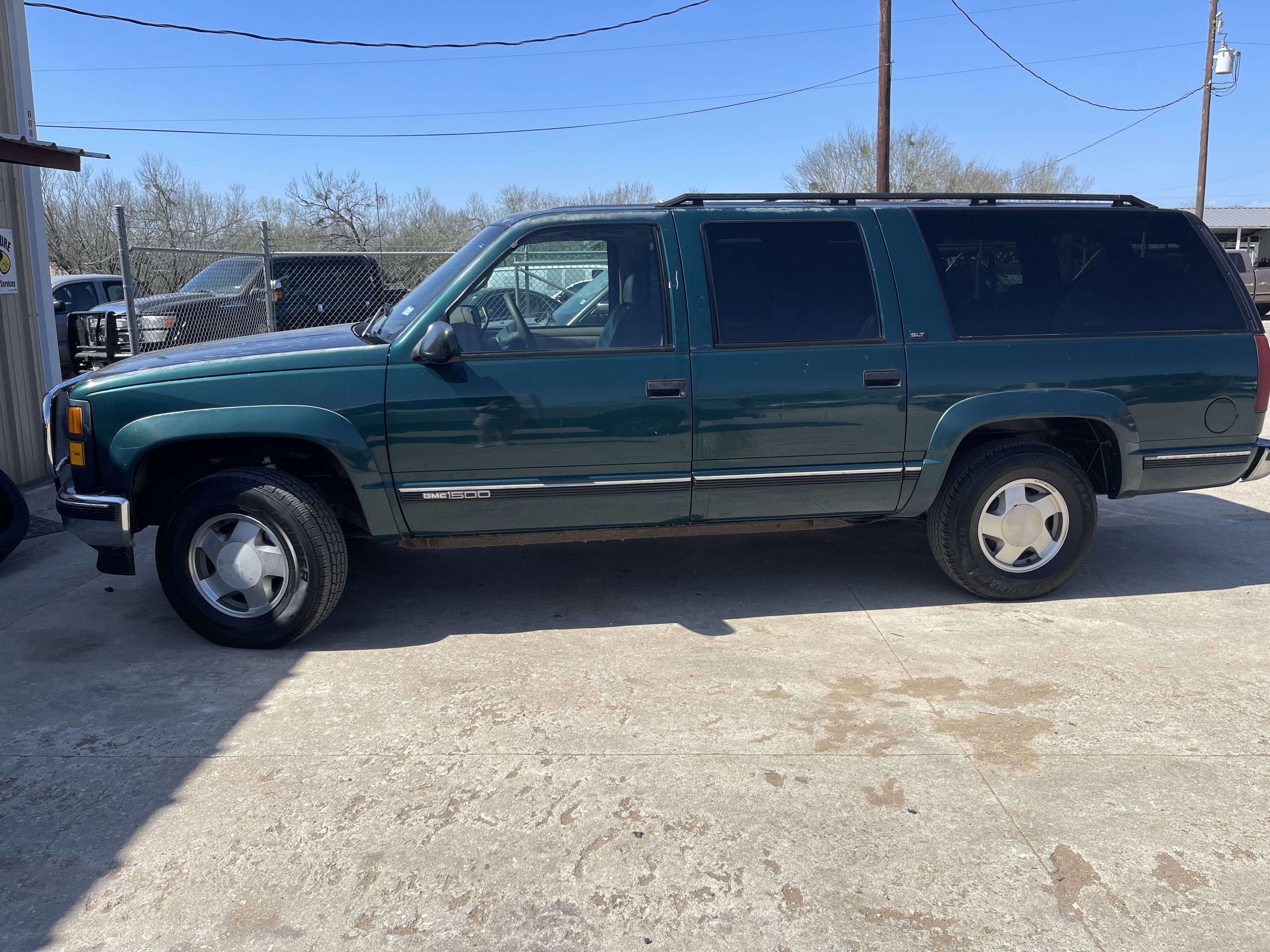 Used 1995 GMC Suburban 4WD image 4