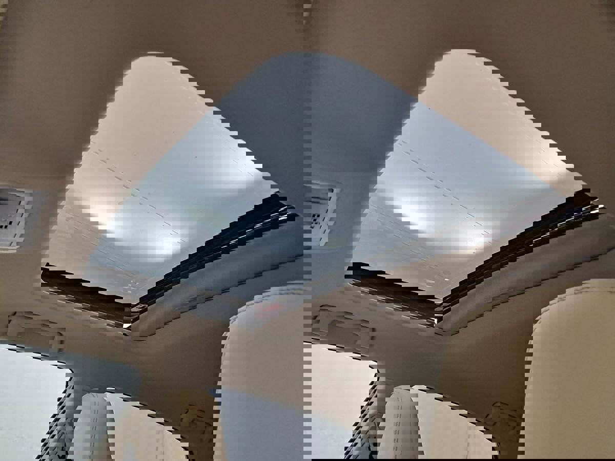 Used 2016 Lexus NX 300h AWD image 9