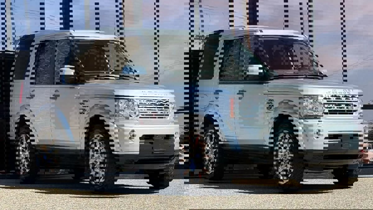 Used 2011 Land Rover LR4 HSE LUX image 18