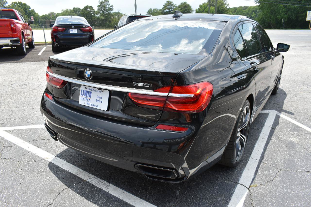 Used 2019 BMW 750i w/ Executive Package RWD image 6