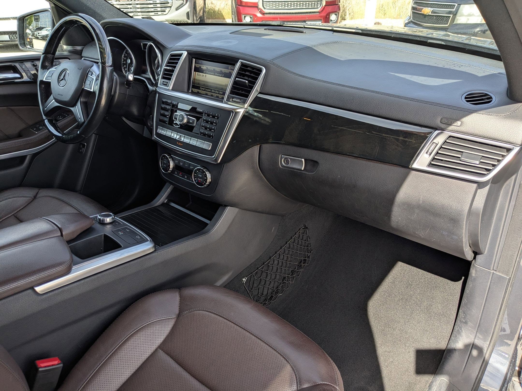 Used 2016 Mercedes-Benz GL 550 4MATIC image 32