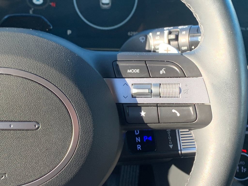 Used 2025 Hyundai Tucson Limited image 27