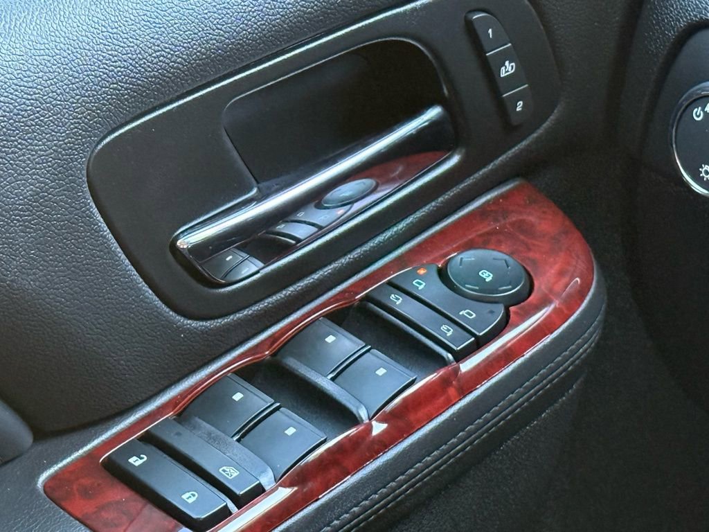 Used 2013 Cadillac Escalade Premium image 17