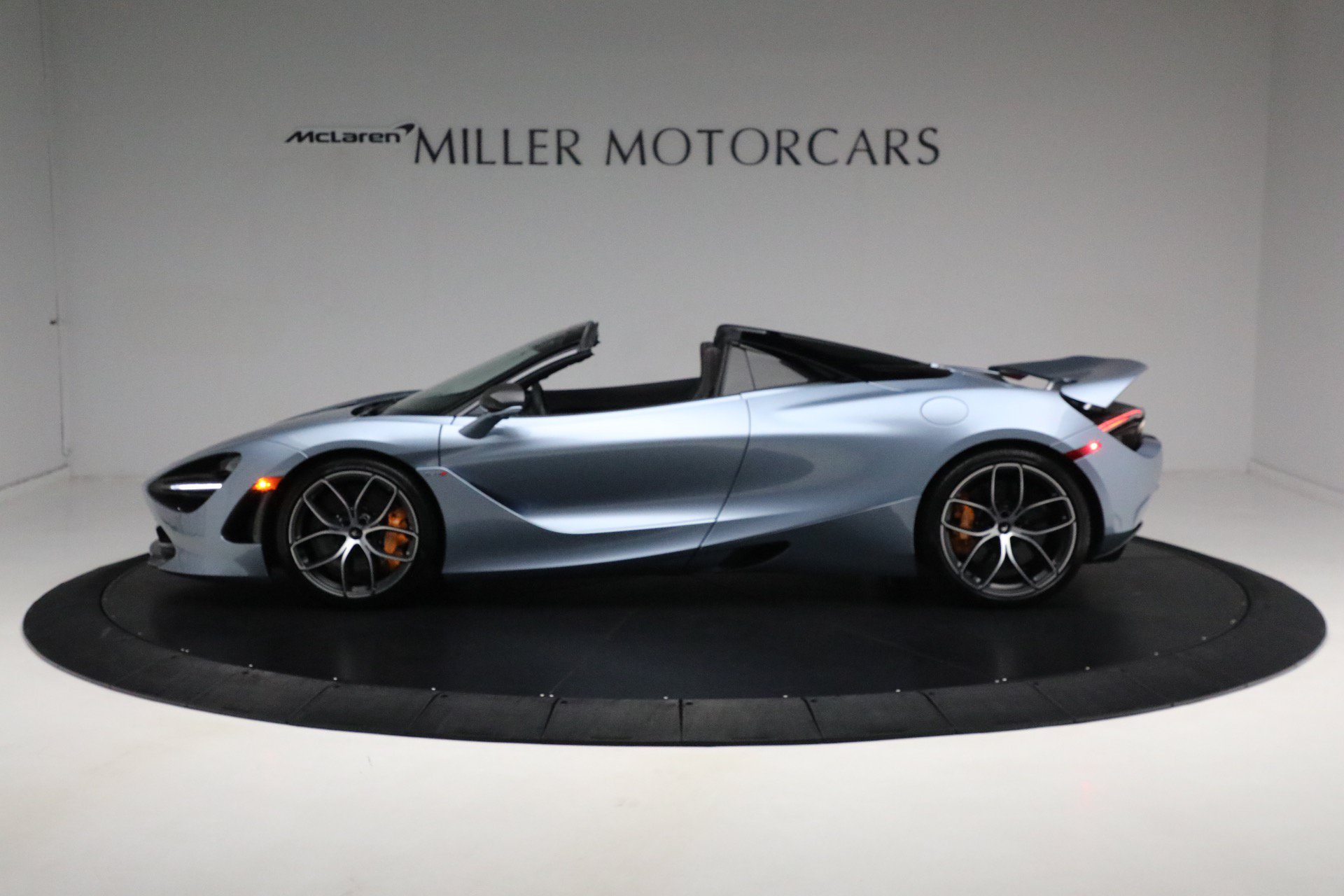 Used 2023 McLaren 720S Performance RWD image 3
