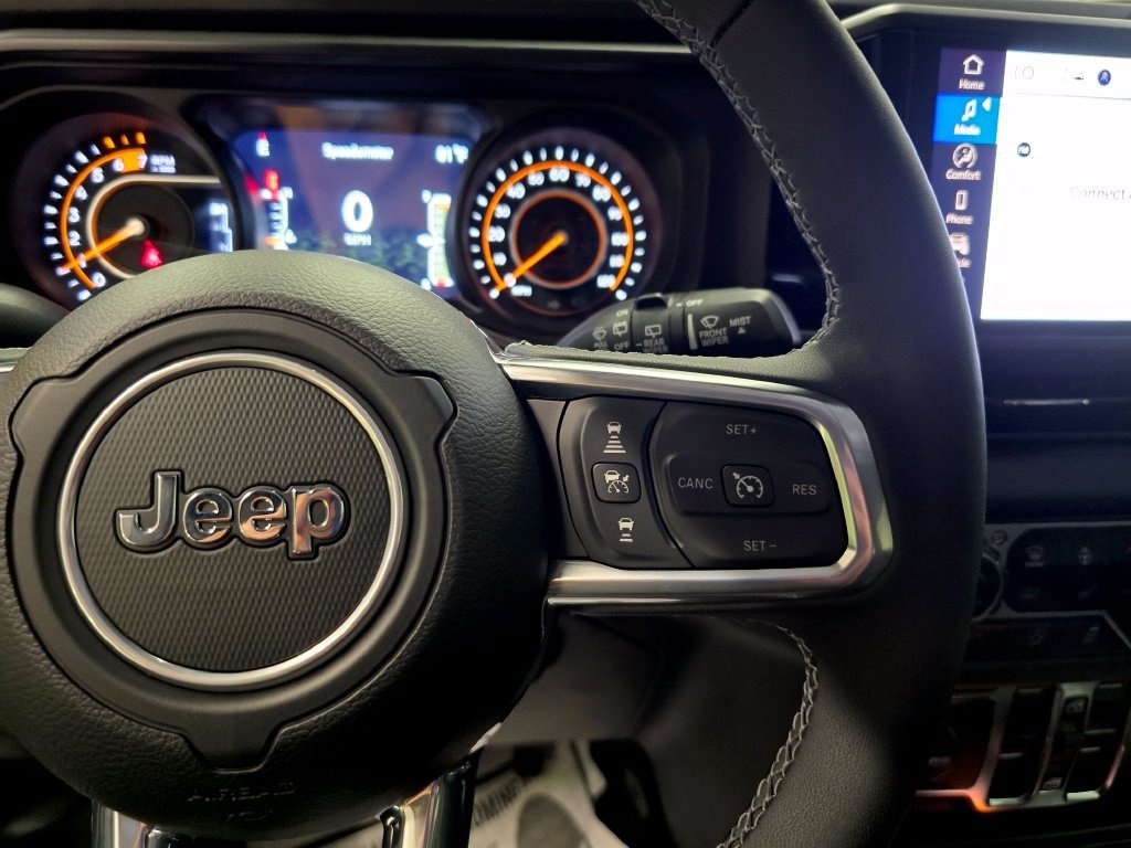 New 2025 Jeep Wrangler Unlimited Sahara AWD/4WD image 19