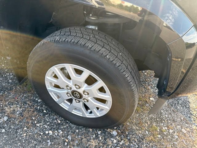 Certified 2024 Toyota Tacoma SR5 AWD/4WD image 5