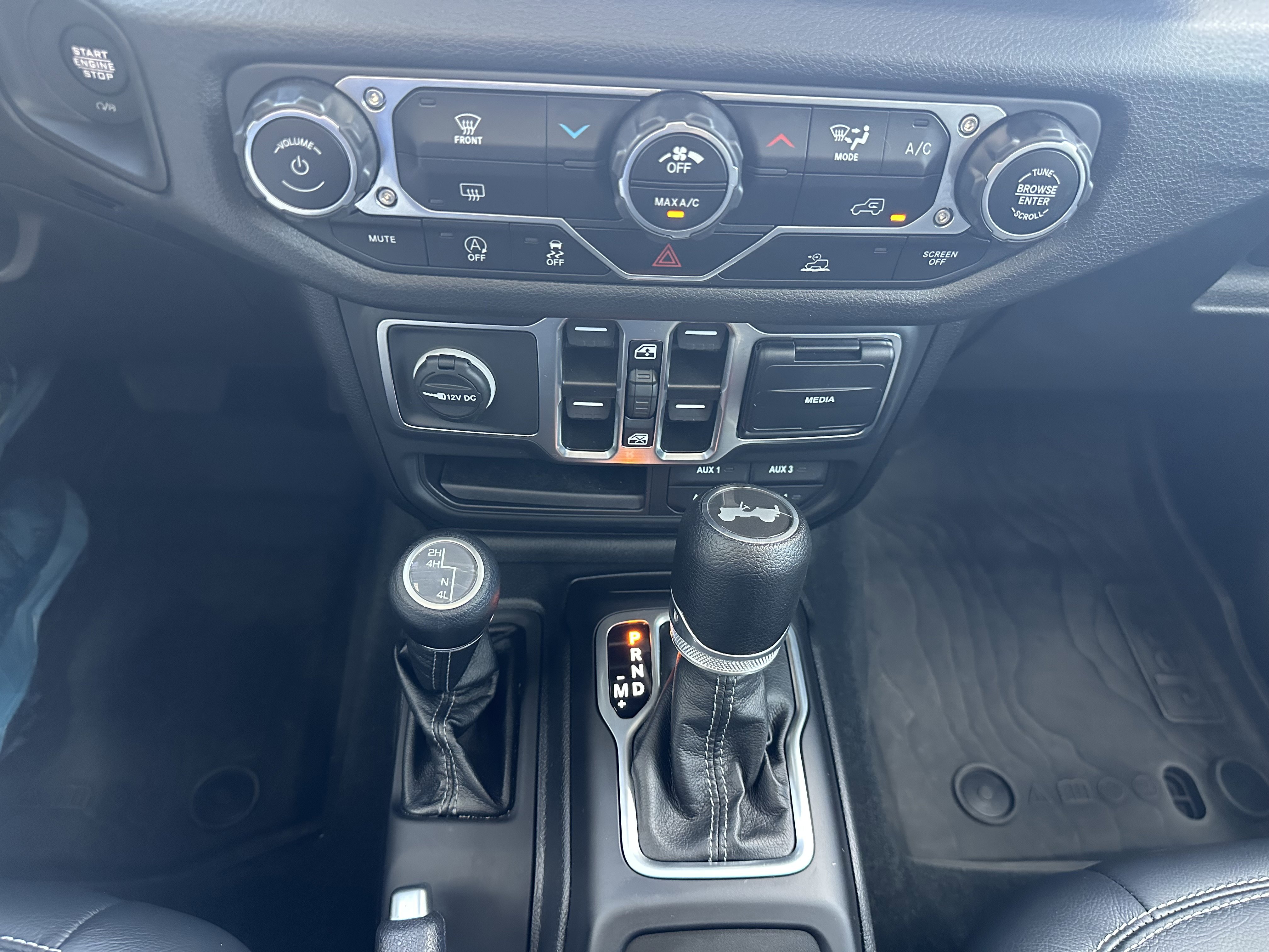 Used 2024 Jeep Wrangler Unlimited Sport image 26