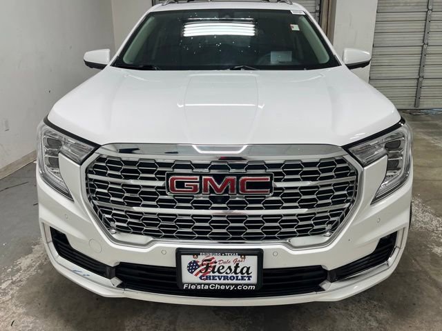 Used 2024 GMC Terrain Denali w/ Denali Premium Package image 8