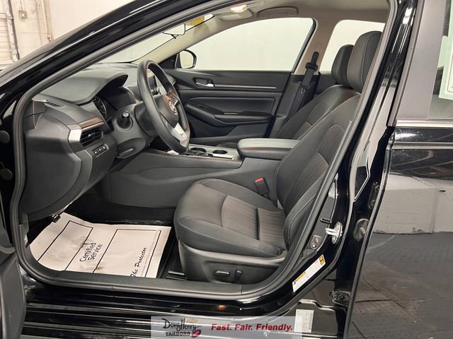 Used 2025 Nissan Altima 2.5 SV FWD image 30