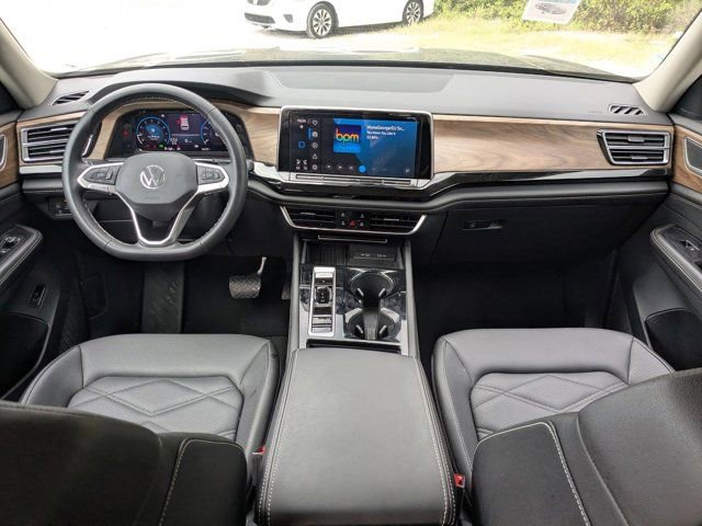 Used 2025 Volkswagen Atlas SE image 23