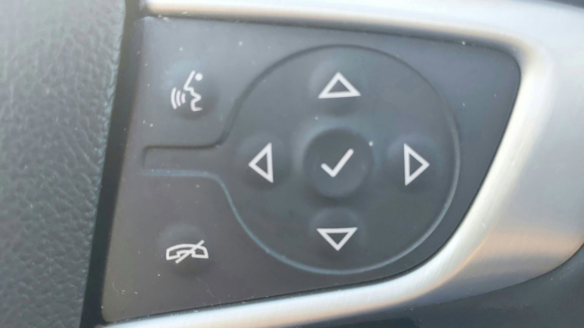 Used 2019 GMC Acadia SLE image 22