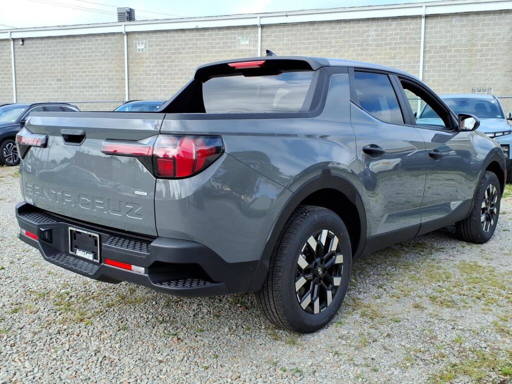 New 2027 Hyundai Santa Cruz SE AWD/4WD image 4