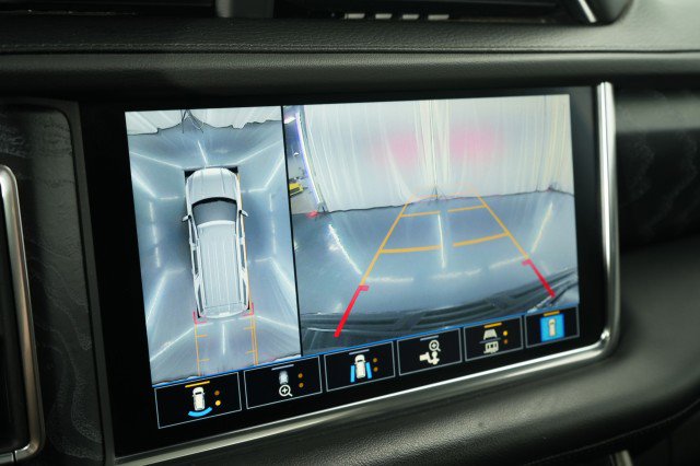 Used 2021 GMC Yukon Denali w/ Denali Premium Package AWD/4WD image 46