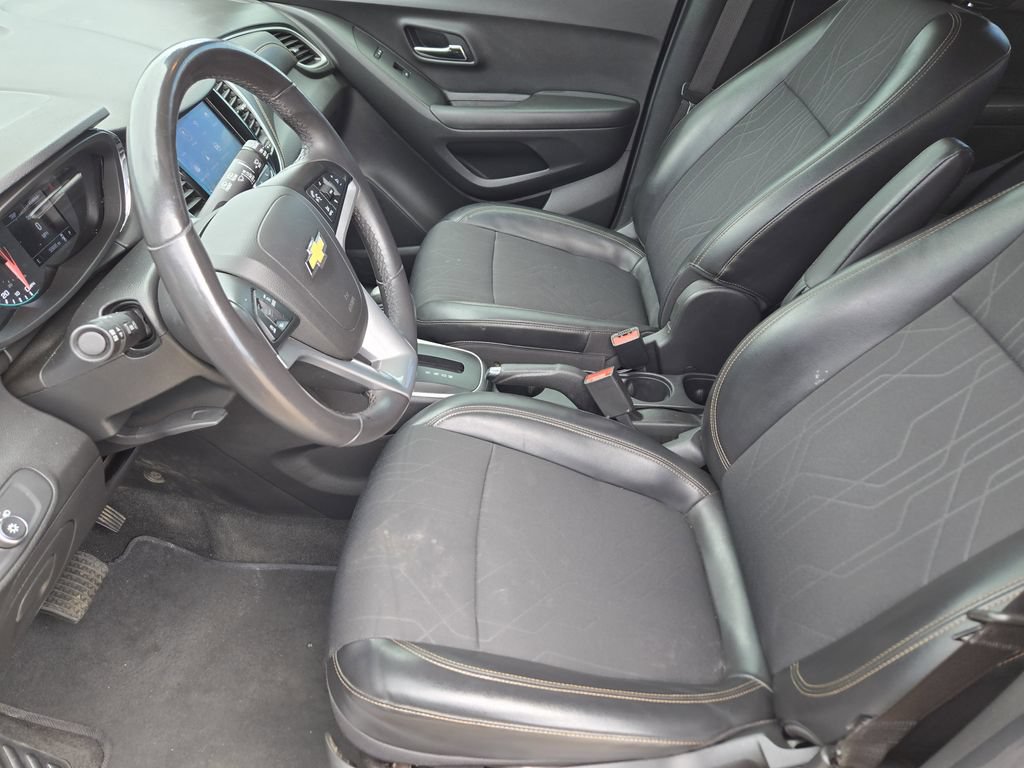 Used 2020 Chevrolet Trax LT w/ LT Convenience Package FWD image 8