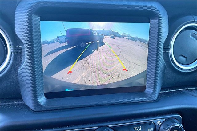 Used 2022 Jeep Wrangler Unlimited Sahara w/ Cold Weather Group image 12