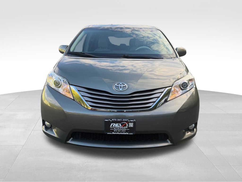 Used 2011 Toyota Sienna XLE w/ Premium Pkg AWD/4WD image 10