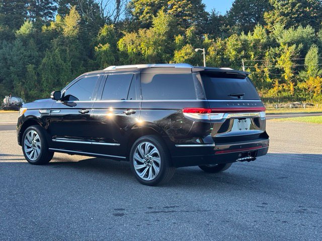 Used 2024 Lincoln Navigator Reserve AWD/4WD image 5