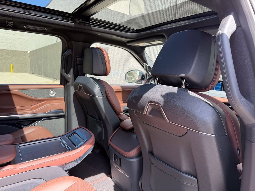 New 2026 Lincoln Navigator Reserve AWD/4WD image 27