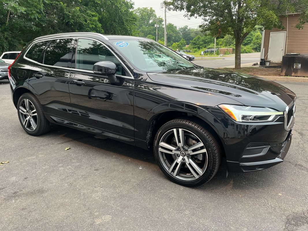 Used 2020 Volvo XC60 T6 Momentum w/ Protection Package Premier AWD/4WD image 4