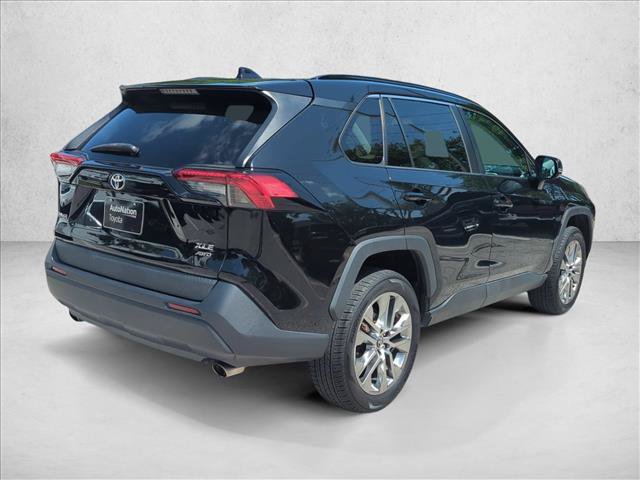 Certified 2020 Toyota RAV4 XLE Premium AWD/4WD image 5