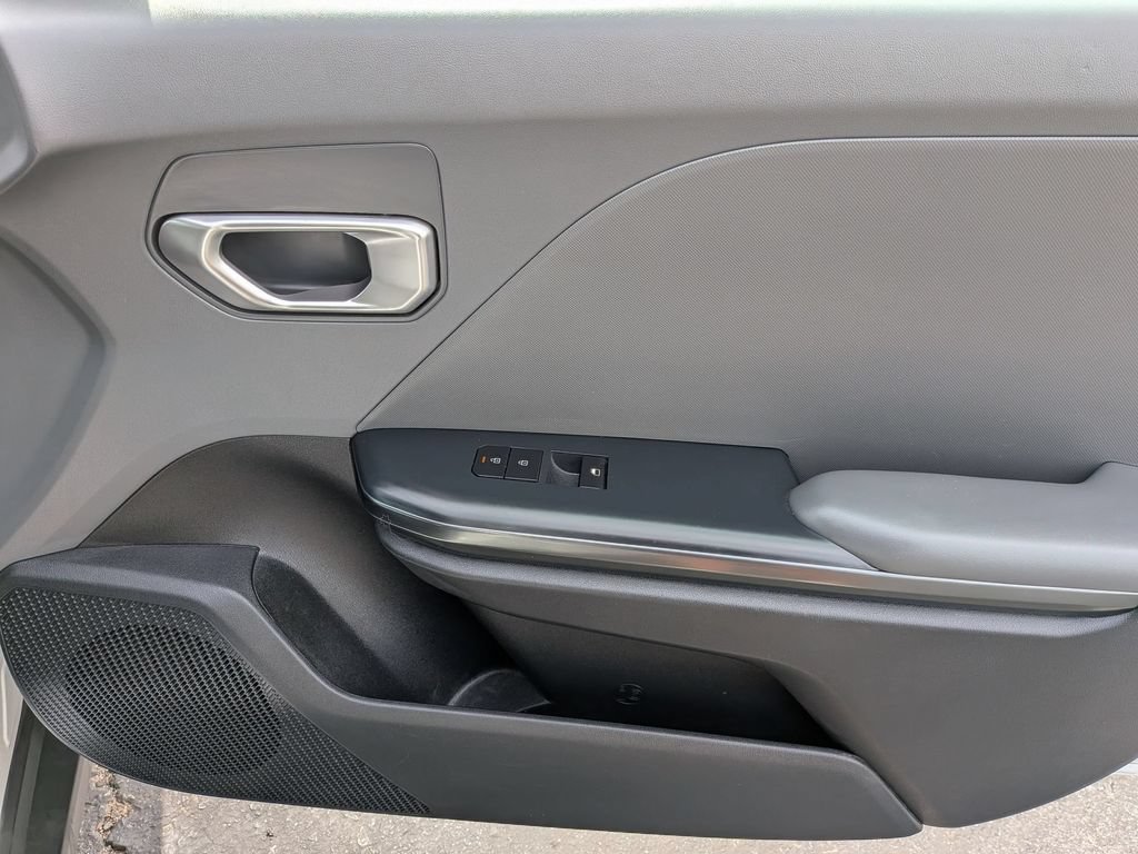 Used 2025 Kia K4 FWD image 32
