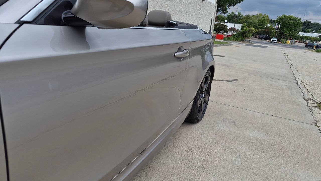Used 2010 BMW 135i Convertible RWD image 16