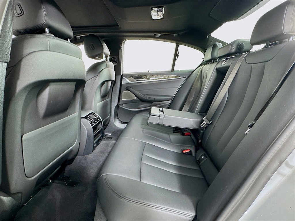 Used 2020 BMW 530i xDrive w/ Executive Package image 13