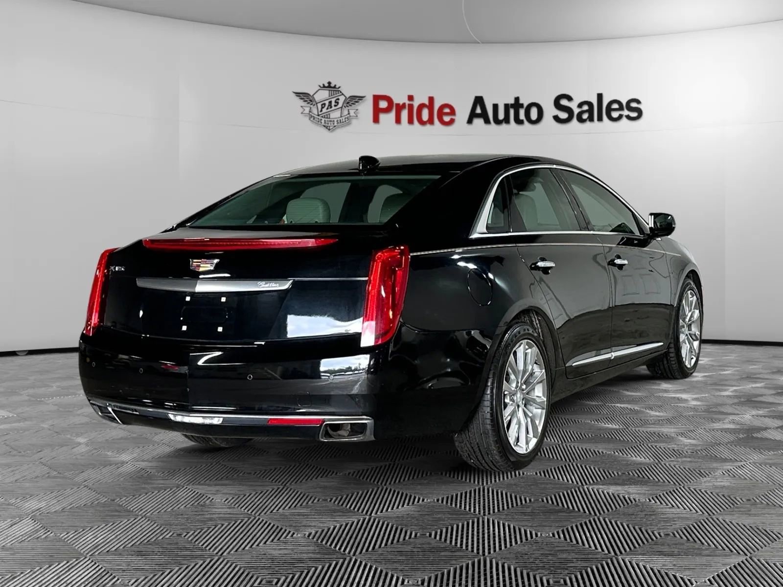 Used 2016 Cadillac XTS Luxury w/ Driver Awareness Package image 8