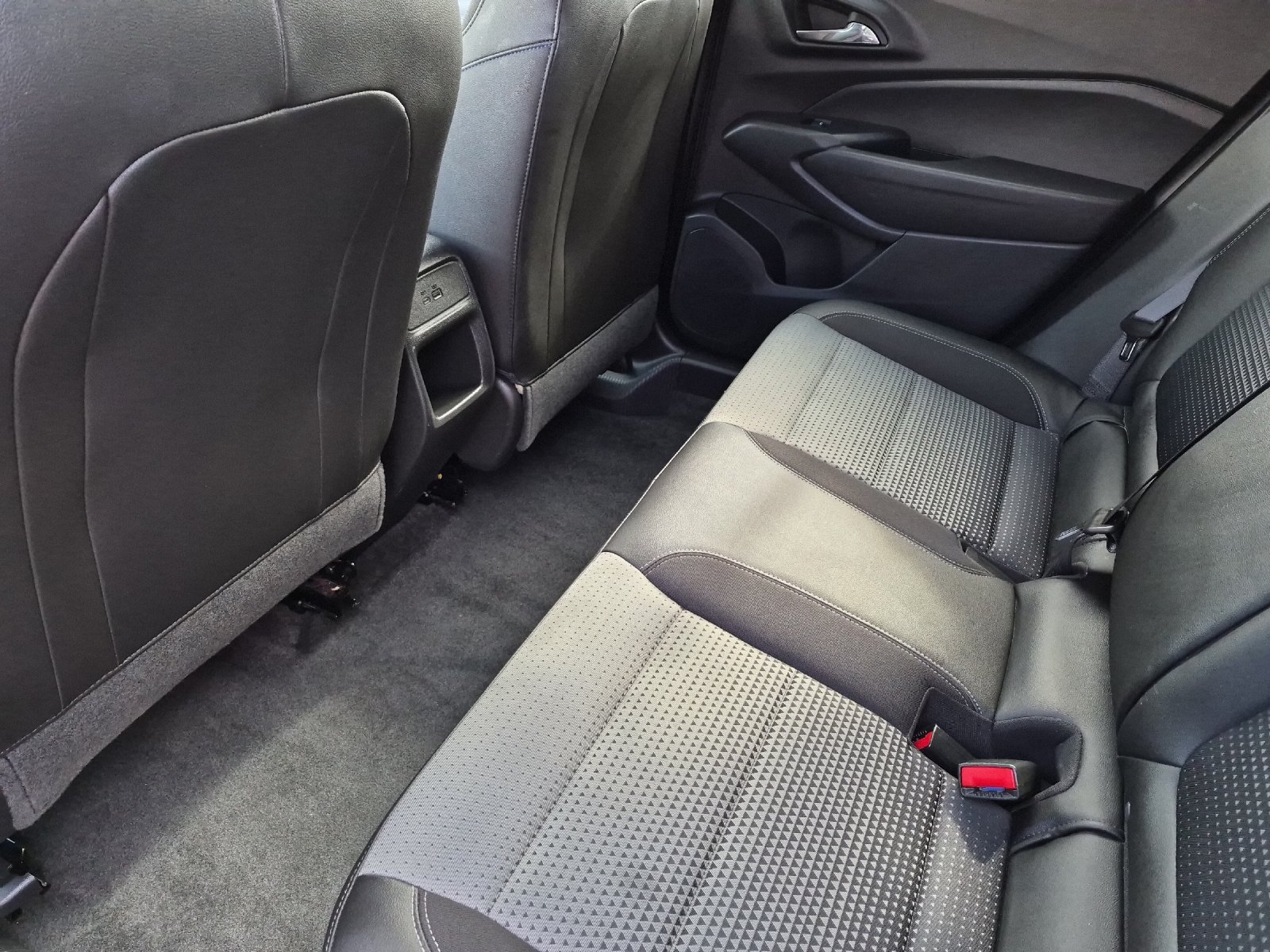 Used 2026 Chevrolet Trax LT FWD image 11