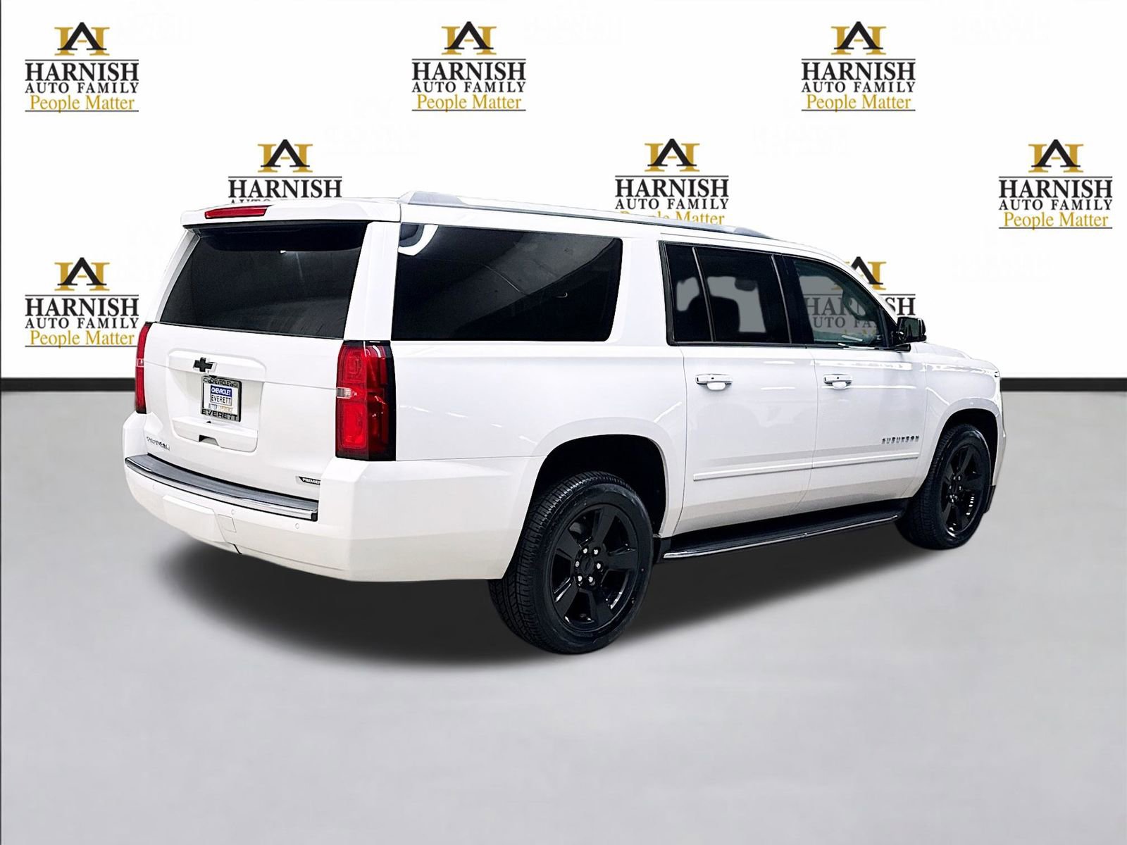 Used 2017 Chevrolet Suburban Premier image 6