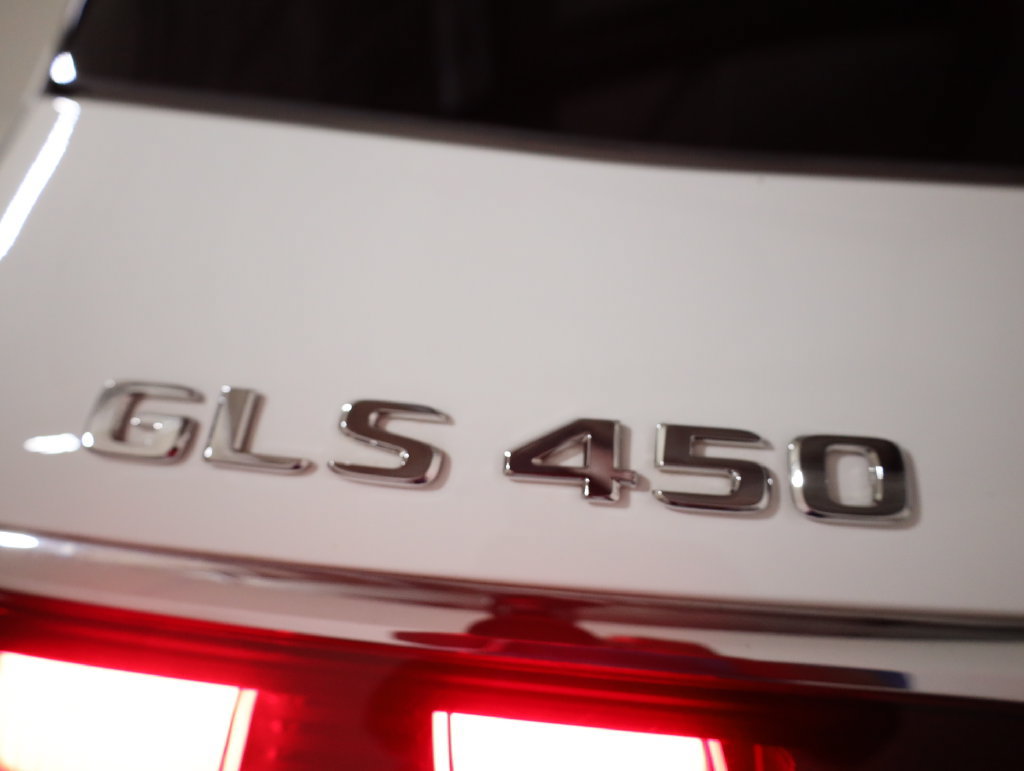Used 2025 Mercedes-Benz GLS 450 4MATIC w/ AMG Line Exterior image 75