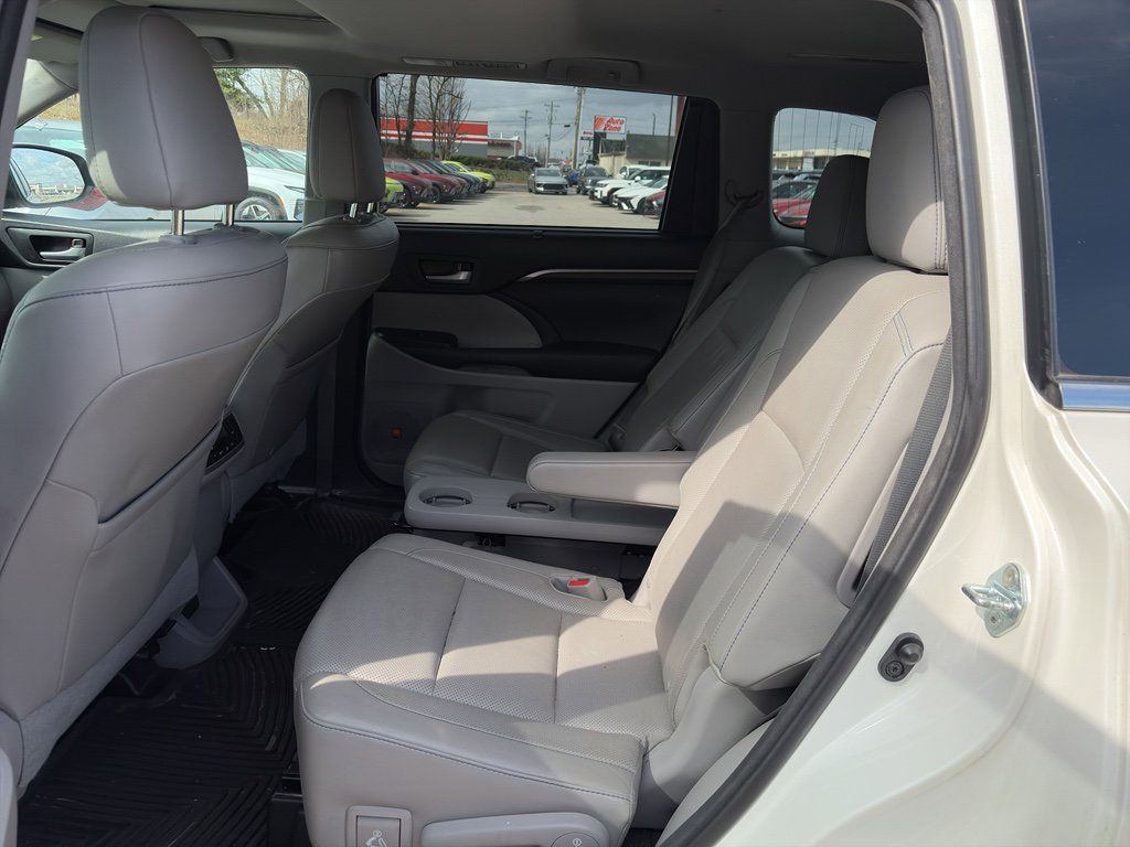 Used 2015 Toyota Highlander Limited image 11