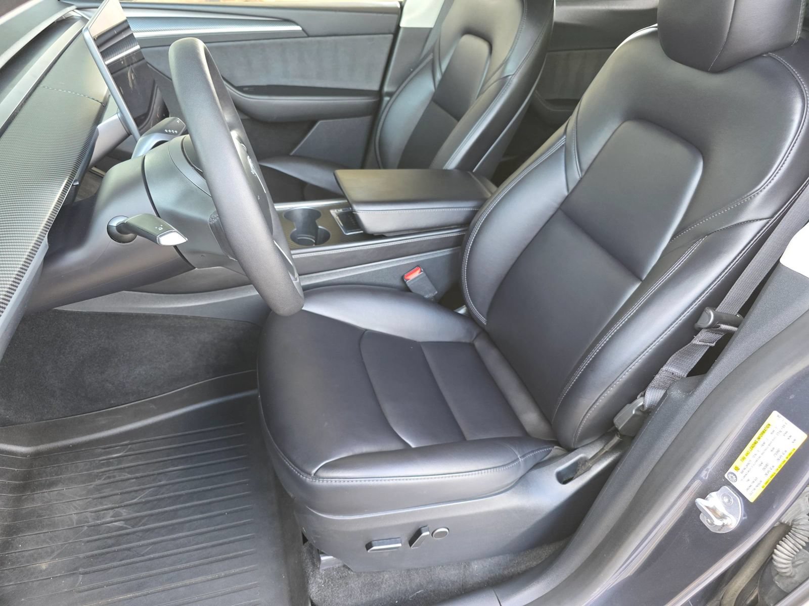 Used 2023 Tesla Model Y Performance AWD/4WD image 17