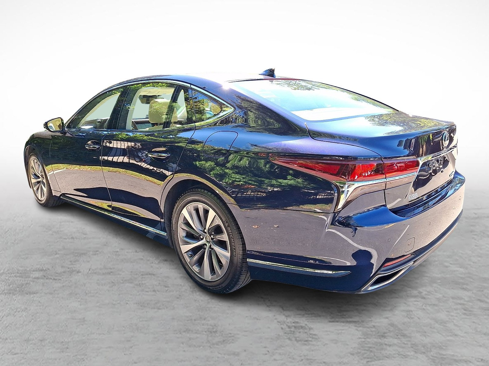 Used 2019 Lexus LS 500 AWD w/ Accessory Package (Z1) image 4