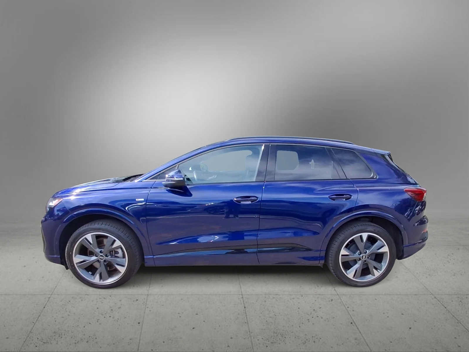 Used 2023 Audi Q4 e-tron Premium Plus w/ Premium Plus AWD/4WD image 5