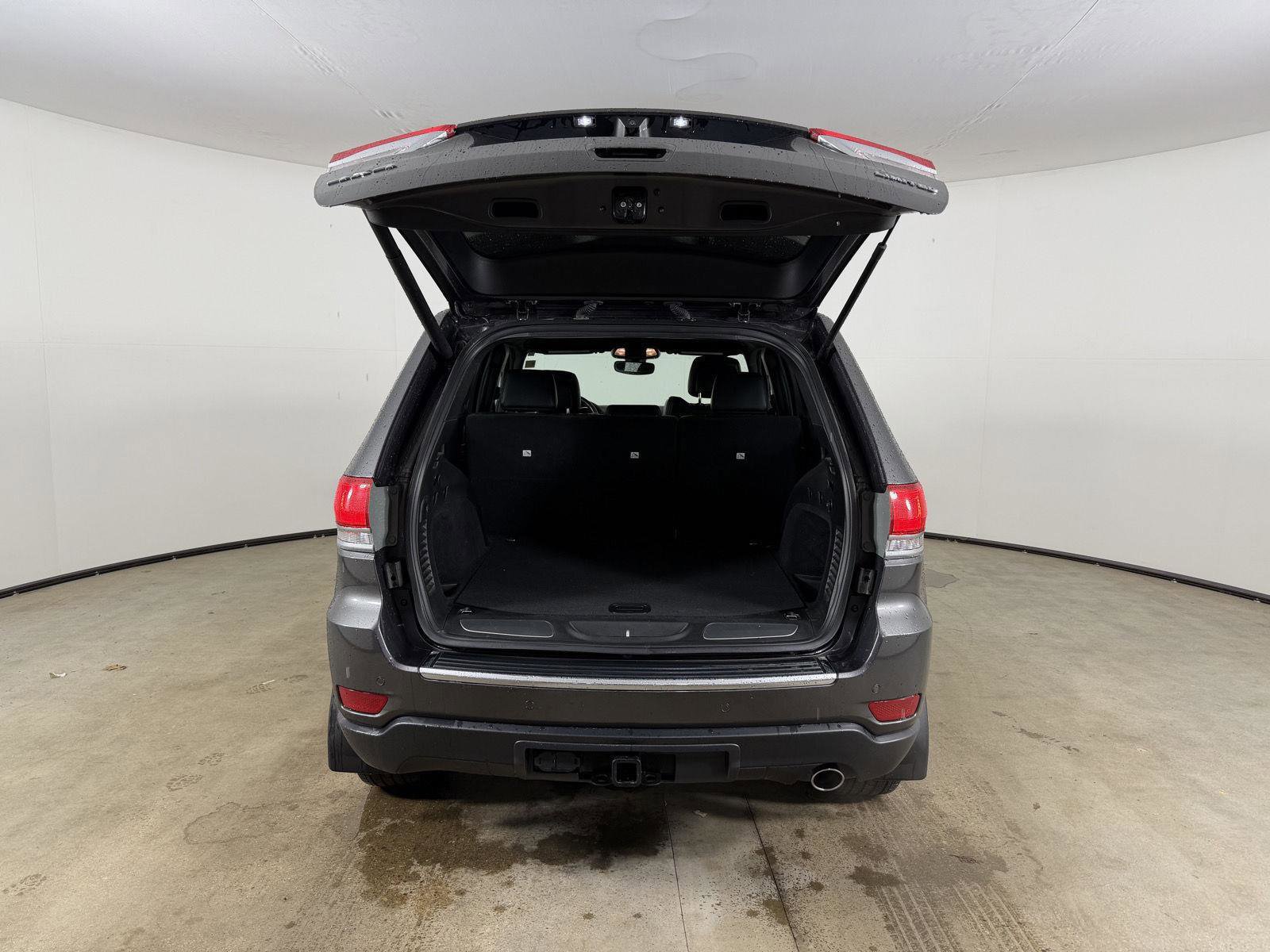 Used 2018 Jeep Grand Cherokee Limited w/ Trailer Tow Group IV AWD/4WD image 9