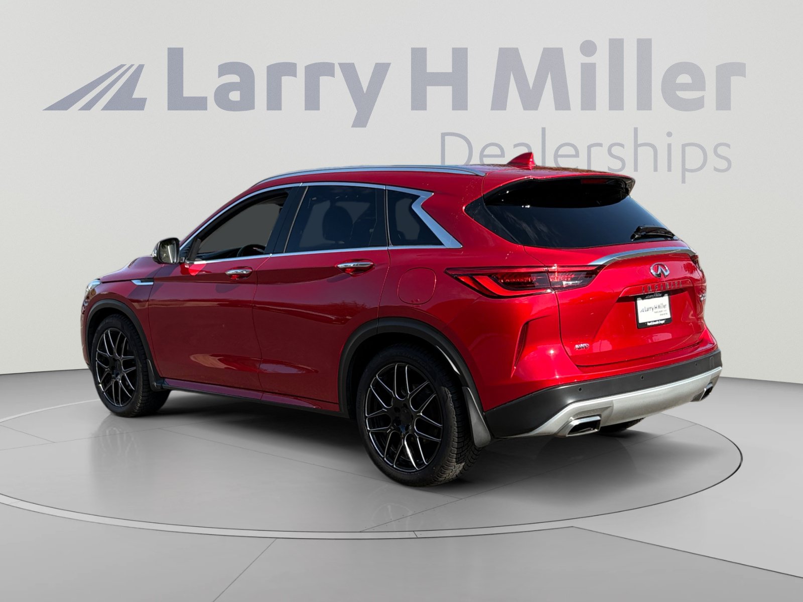 Used 2023 INFINITI QX50 Sensory AWD/4WD image 3