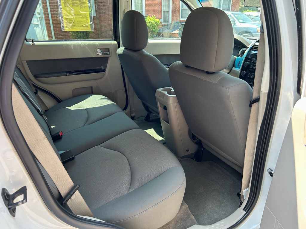Used 2010 MAZDA Tribute i Sport FWD image 14