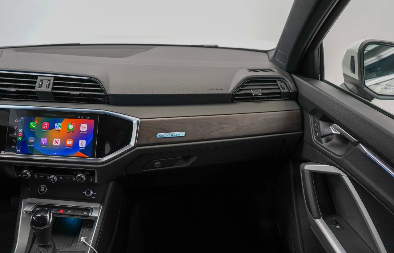 Used 2024 Audi Q3 2.0T Premium Plus w/ Premium Plus Package image 37