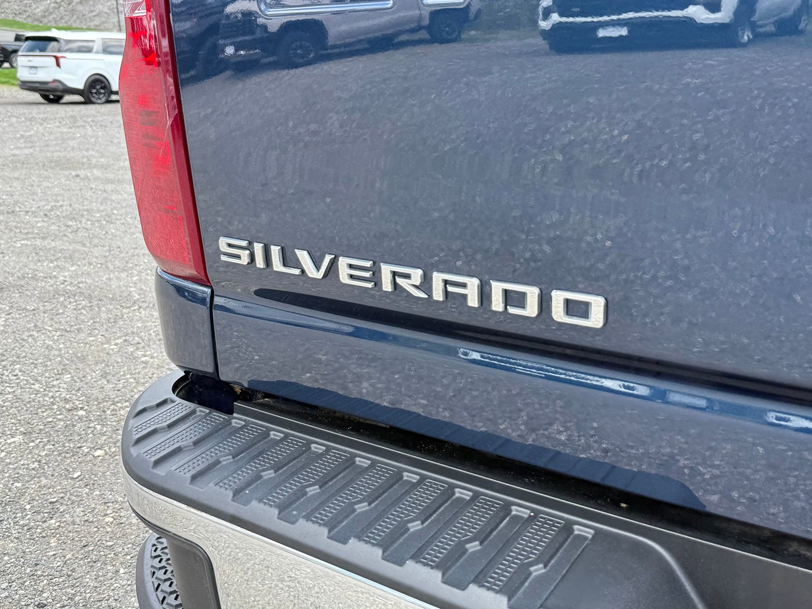 Certified 2022 Chevrolet Silverado 2500 LT w/ Convenience Package image 11