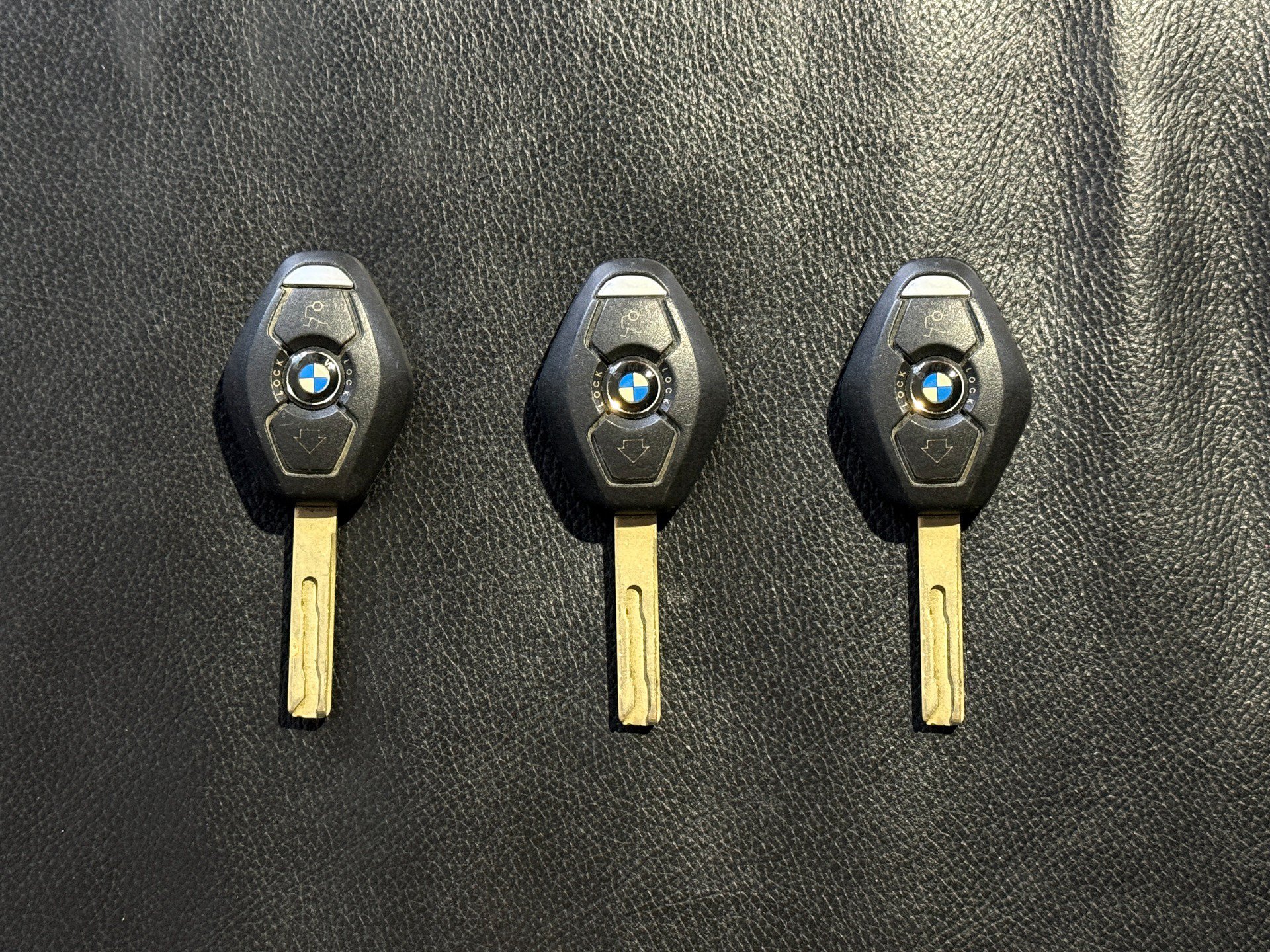 Used 2002 BMW Z8 RWD image 46