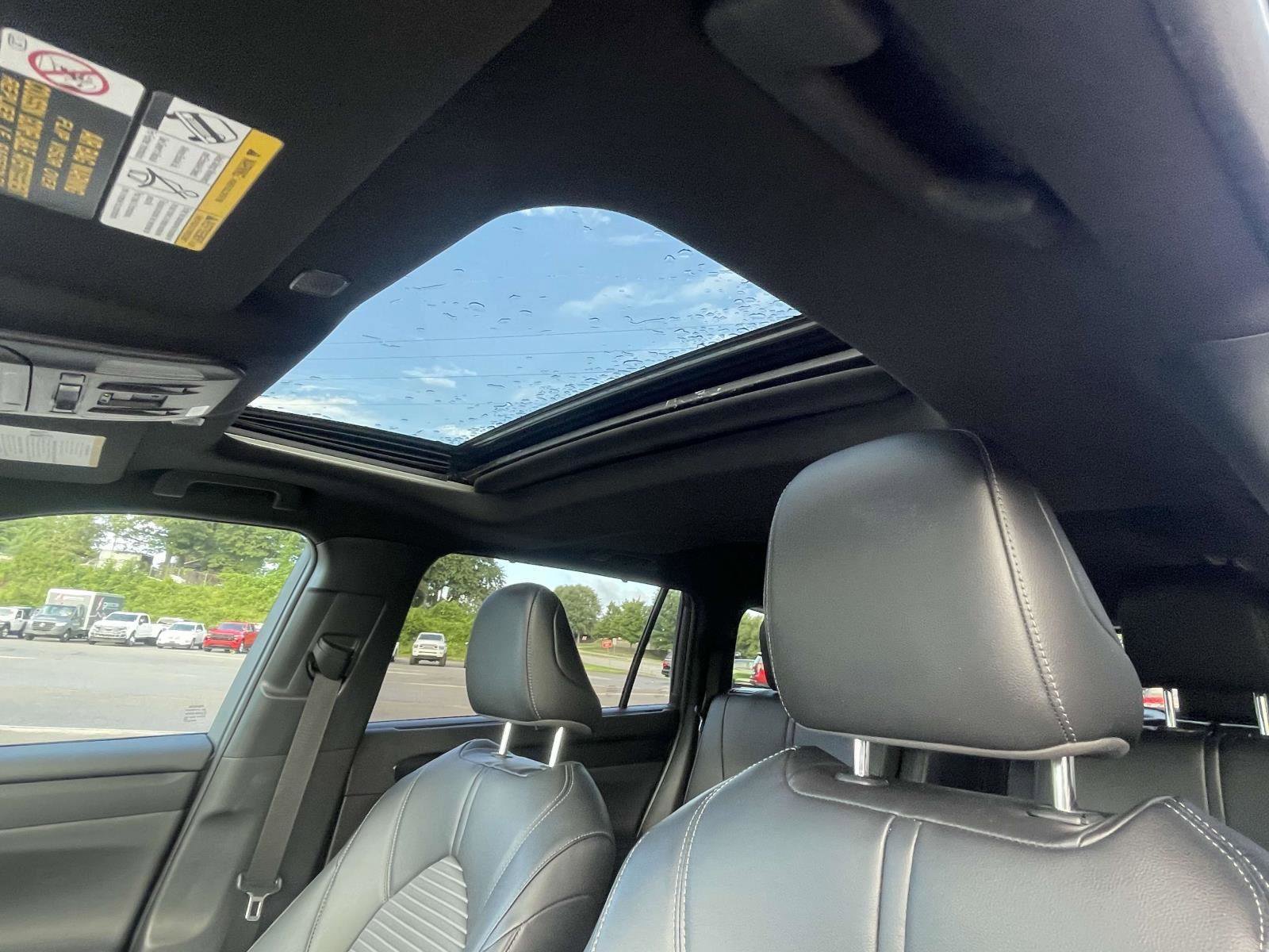 Used 2024 Toyota Highlander XSE video 2