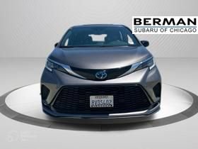 Used 2021 Toyota Sienna XSE w/ XSE Plus Package FWD image 2