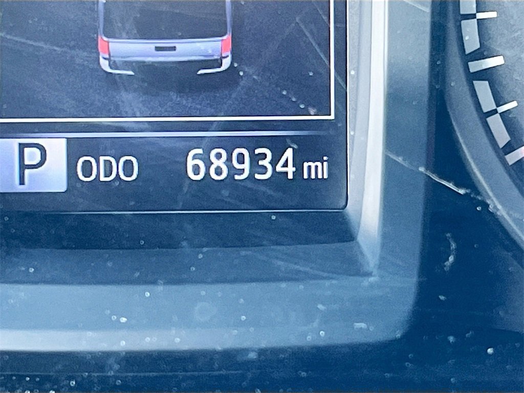 Used 2018 Toyota Tacoma SR image 12