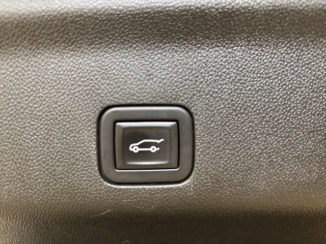 Used 2023 GMC Yukon AT4 AWD/4WD image 29