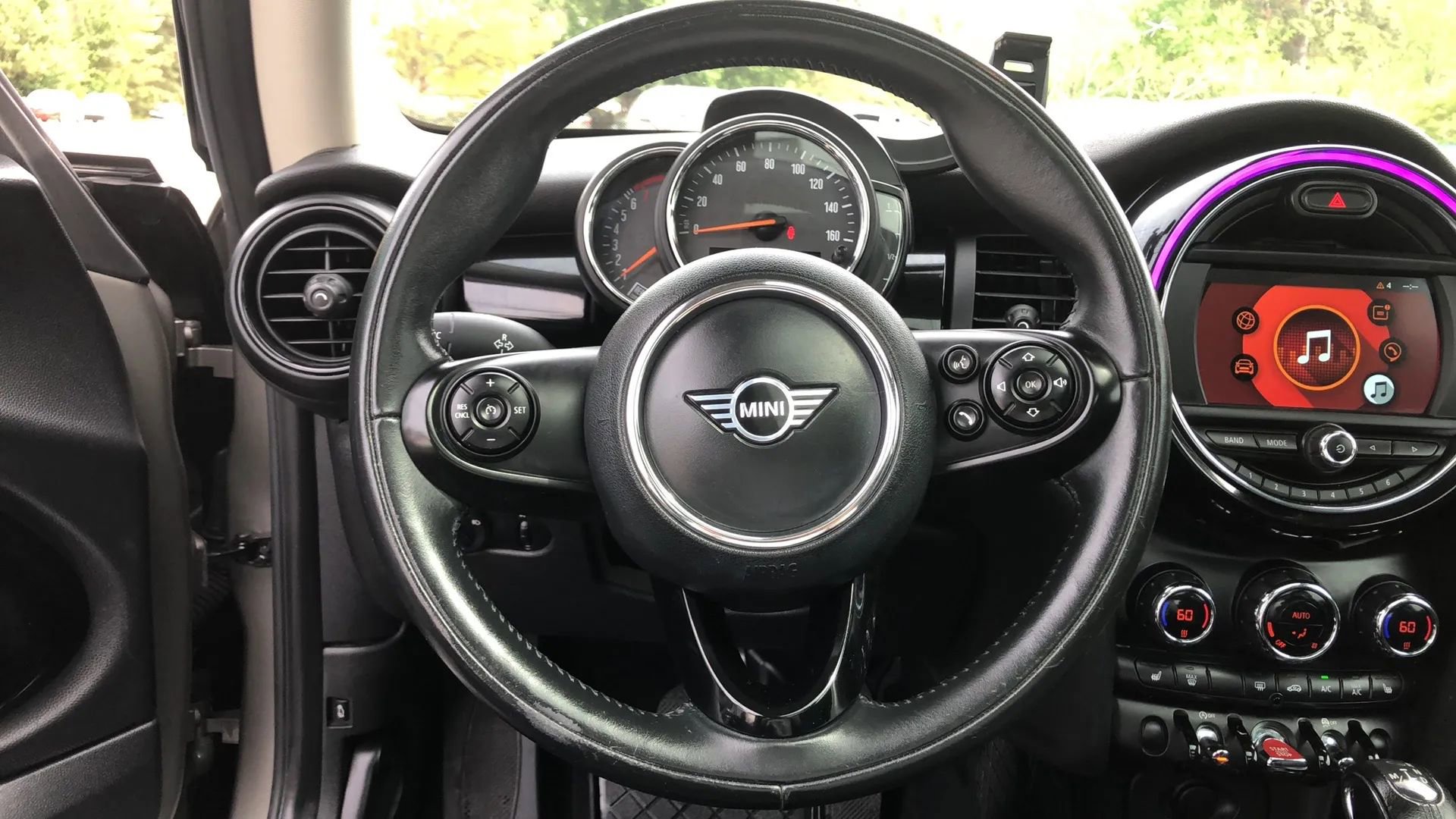 Used 2019 MINI Cooper 2-Door Hardtop image 22