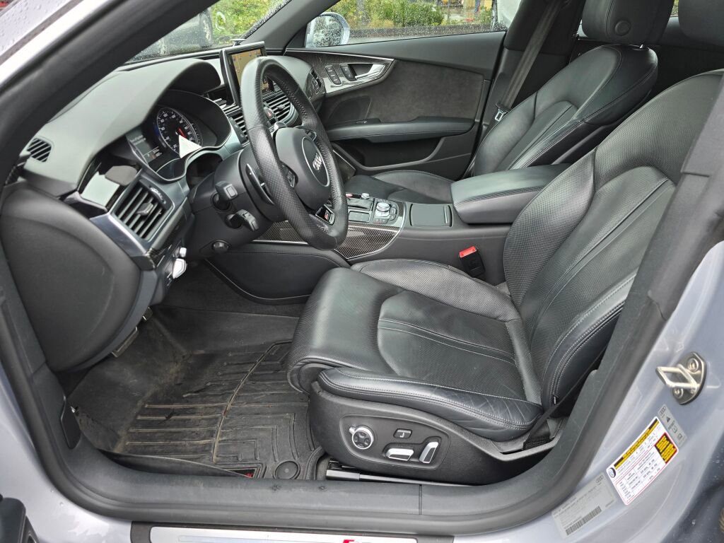 Used 2017 Audi RS 7 Prestige w/ Driver Assistance Package image 20