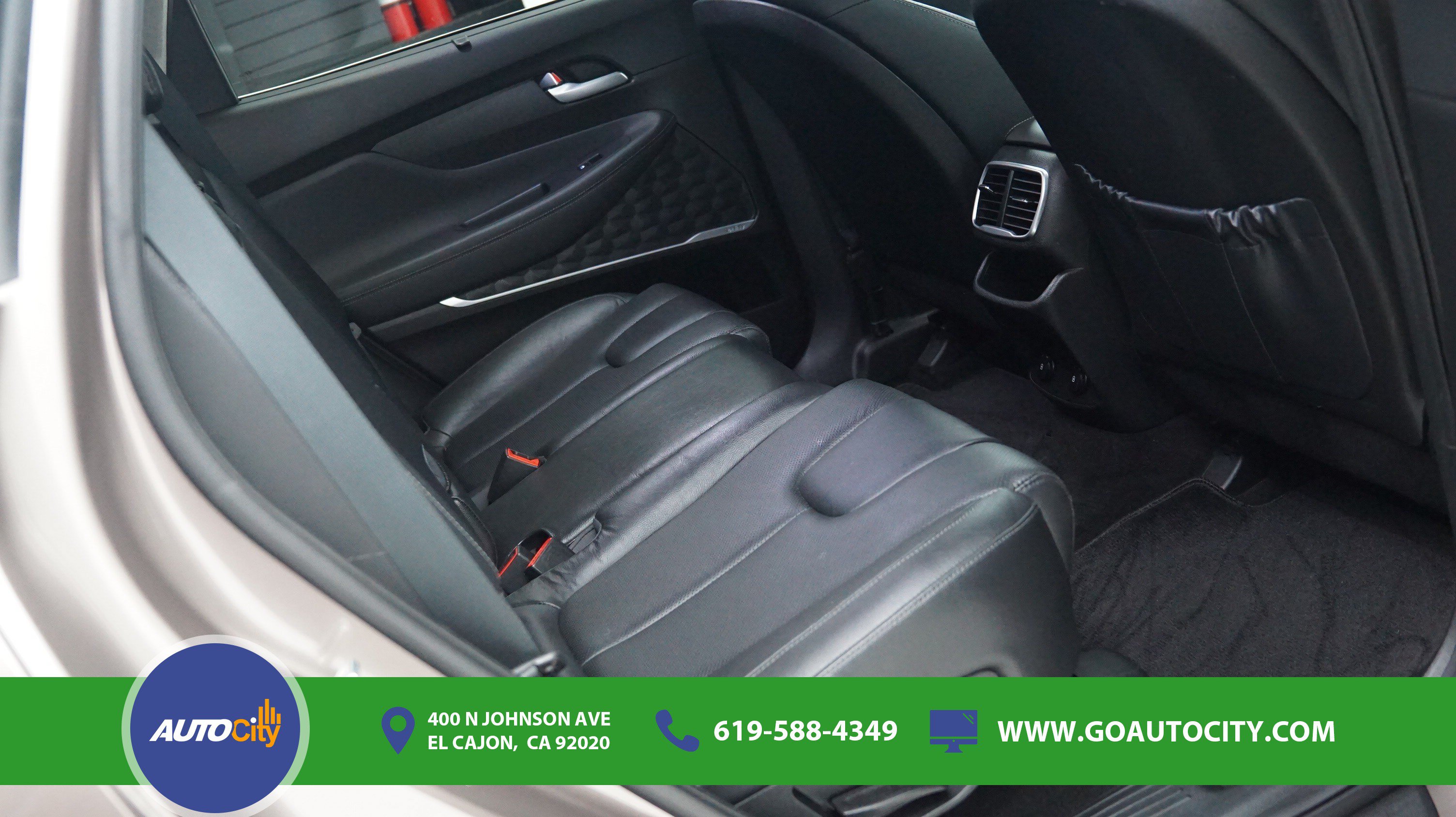 Used 2020 Hyundai Santa Fe SEL w/ Convenience + Premium Package FWD image 13