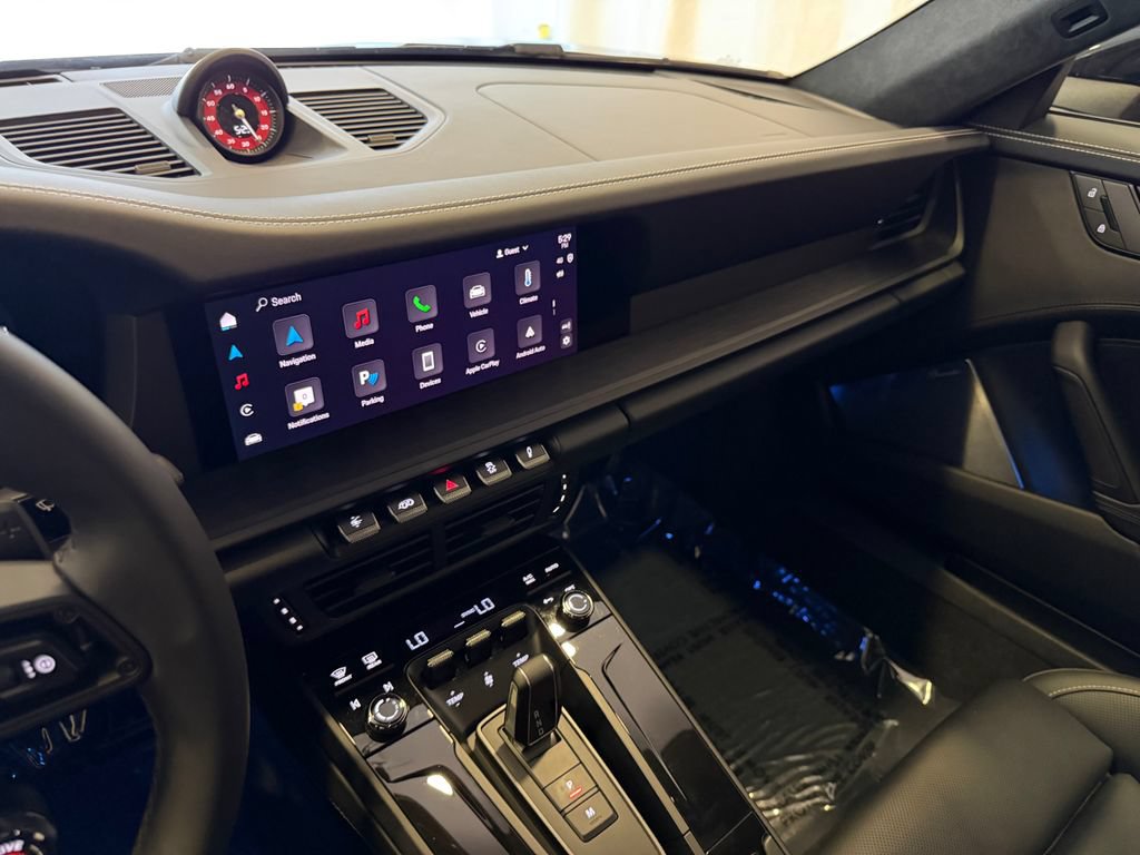 Certified 2025 Porsche 911 Carrera 4 GTS AWD/4WD image 17