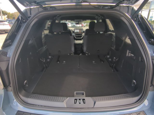 New 2027 Ford Explorer Active RWD image 14